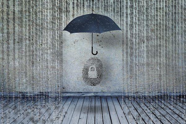 Ein Regenschirm schützt einen Fingerabdruck mit einem Vorhängeschloss vor einem Regen aus Nullen und Einsen.