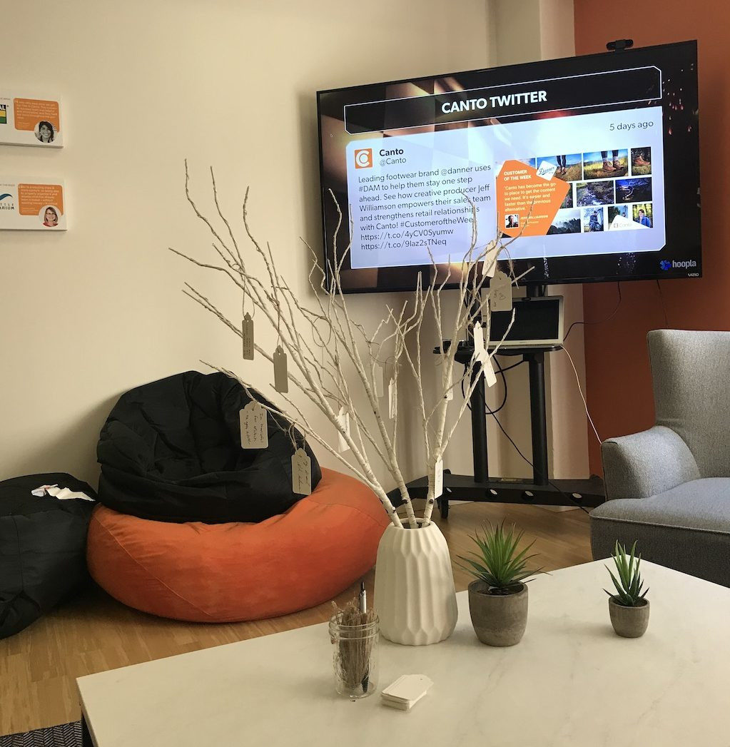 A photo of the Canto 2019 Thanksgiving gratitude bouquet.